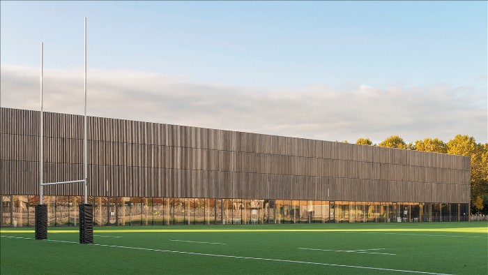 Sportanlage Le Gallo in Boulogne: eine Architektur in Thermoholz mit Charakter!